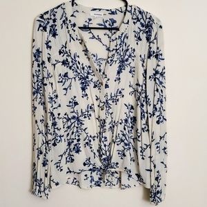 Eyeshadow cream & blue floral blouse - M